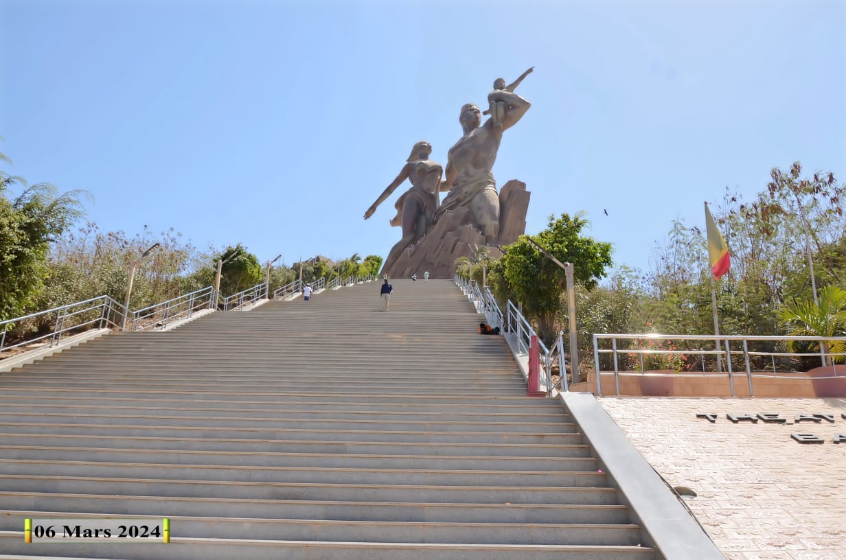 Sortie Scolaire au Monument de la Renaissance